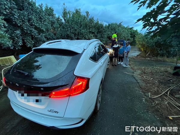 ▲▼ 導航出包鬼打牆，旺萊山跑到芎蕉山，警民搜尋協助民眾脫困  。（圖／竹崎分局提供）