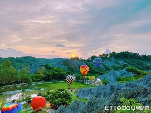 ▲搭乘熱氣球升空月世界，猶如身歷土耳其卡帕多奇亞的特殊地景。（圖／高雄市觀光局提供）