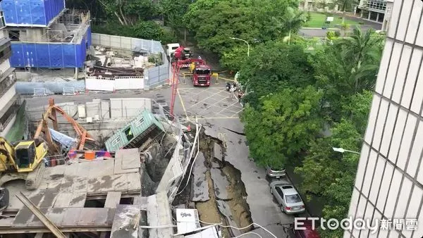 ▲▼大直塌陷民宅空拍。（圖／記者陳家豪攝）