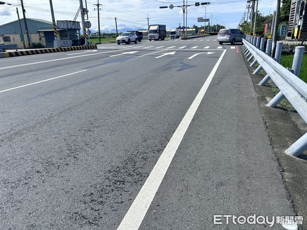 ▲台一線雲林大埤鄉路段新增道路標誌，讓民眾誤解而不慎觸法，莫名遭罰1200元。（圖／記者蔡佩旻攝）