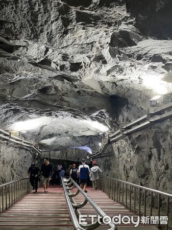 ▲▼金門翟山坑道淹水，步道封閉。（圖／記者林名揚翻攝）