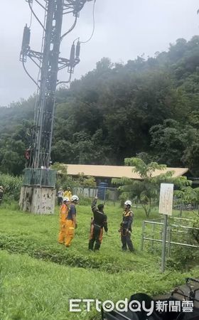 ▲▼嘉義愛情大草原電塔工人遭電擊。（圖／記者翁伊森翻攝）