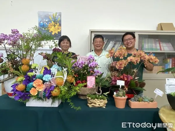 ▲中市花卉批發市場今年中秋首推可愛漂亮的「花好月圓組合盆栽」，中秋祝福結合植物的綠色力 量，讓祝福綿延長遠 。（圖／記者游瓊華翻攝）