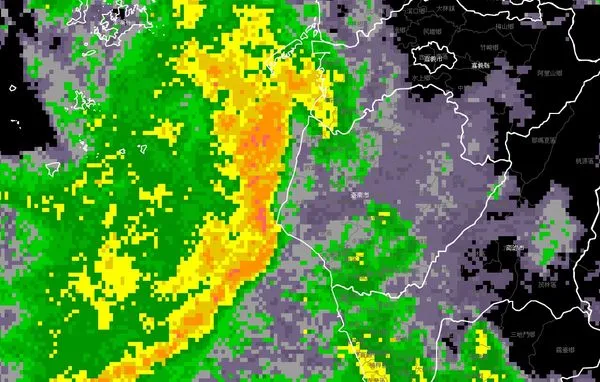 ▲氣象粉專提醒，台南將有大雨、伴隨強陣風。（圖／翻攝自Facebook／台灣颱風論壇｜天氣特急）