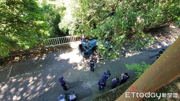 ▲▼             台北市內湖區碧山巖停車場車內陳屍1男1女。（圖／記者黃彥傑攝）