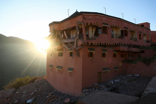 ▲▼ 摩洛哥8日深夜發生地震。圖為山村穆萊卜拉欣（Moulay Brahim）地震發生後的樣貌。（圖／路透）