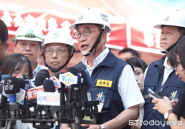 ▲▼09/12大直工地塌陷，副市長李四川視察。（圖／記者黃克翔攝）
