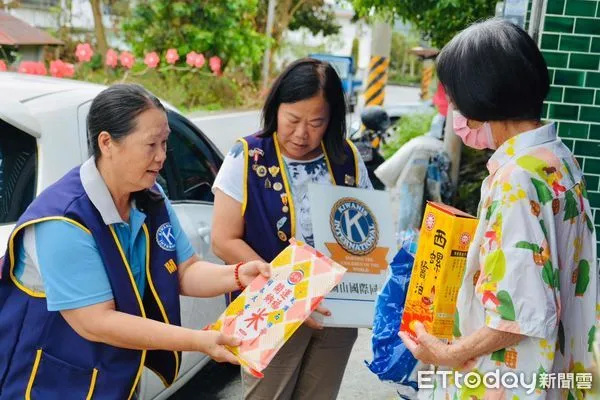▲台中母會「北屯國際同濟會」提供的民生用品           。（圖／記者楊鈞典攝）