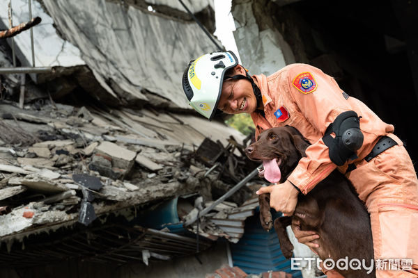▲921地震教育園區9月16日舉辦「地震！story day」活動，邀請領犬員和搜救犬現身說法。（圖／國立自然科學博物館提供，下同）