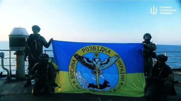 ▲▼烏克蘭武裝部隊公布士兵佔領黑海鑽井平台的畫面。（圖／翻攝自社群平台X）