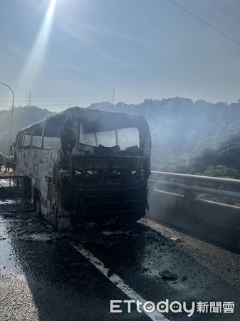 ▲▼  遊覽車車禍           。（圖／記者戴上容翻攝）