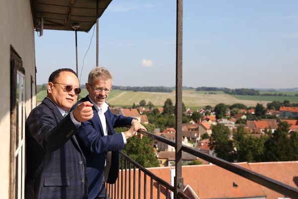 ▲▼文化部長史哲首次出訪歐洲，首站抵達捷克。（圖／文化部）