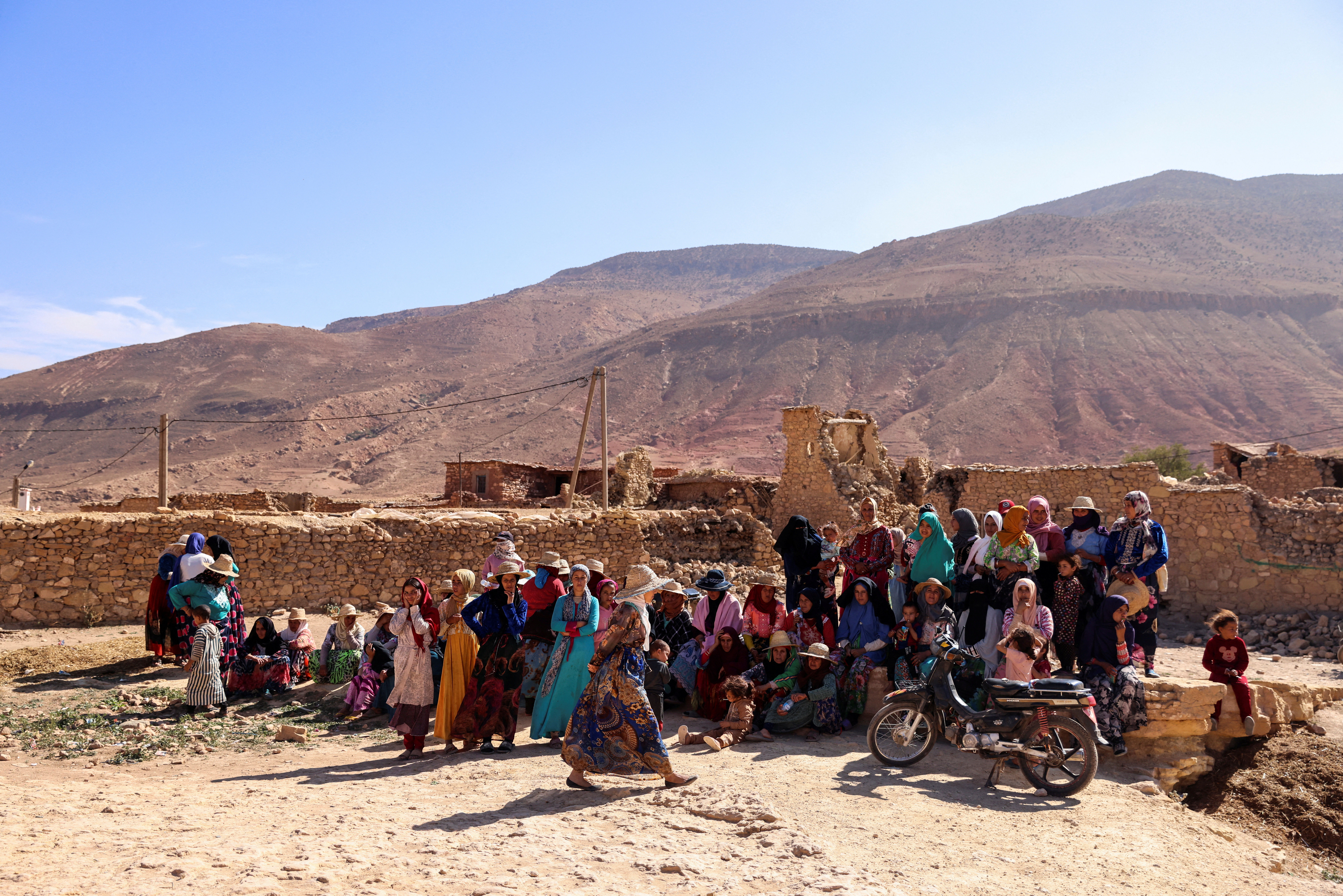 ▲▼摩洛哥地震村民幸運存活。（圖／路透）