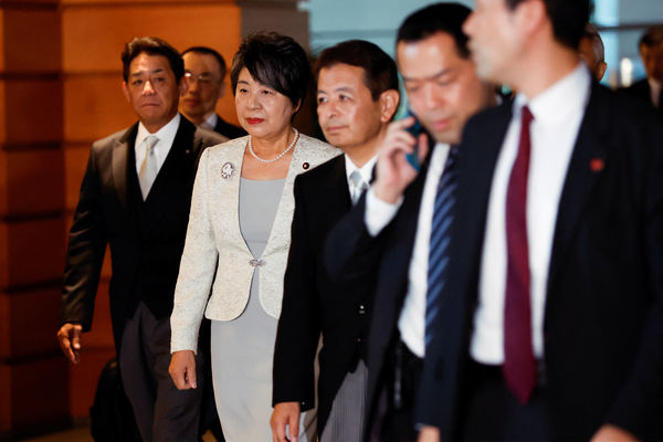 ▲▼日本首相岸田文雄在東京官邸與新內閣合影。（圖／路透）