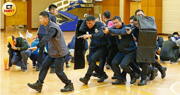 特勤中心身為國家元首最大護身符，平時出生入死、赴湯蹈火，訓練時更需兢兢業業，如今卻傳出高官人事「黑箱作業」。（圖／CTWANT資料照）