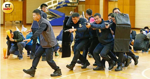 特勤中心身為國家元首最大護身符，平時出生入死、赴湯蹈火，訓練時更需兢兢業業，如今卻傳出高官人事「黑箱作業」。（圖／CTWANT資料照）