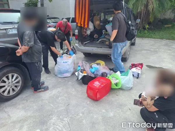 ▲▼夫妻檔竊取光電場電纜線遭警攔查仍加速逃逸 險衝撞警車 。（圖／記者林東良翻攝）