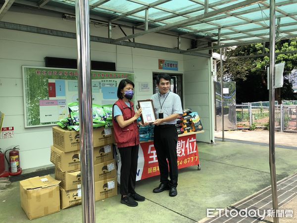 ▲▼ 新北企業關懷弱勢動物　捐贈高品質健康飼料至動物收容所            。（圖／新北動保處提供）