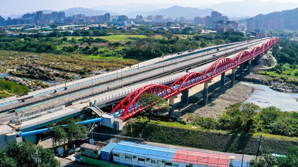 ▲▼三鶯大橋全線通車在即，交通配套縝密就緒。（圖／新北市政府）