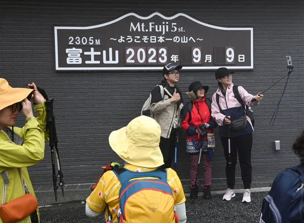 ▲▼ 日本富士山遊客。（圖／路透）