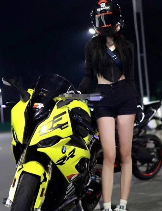 ▲網紅女摩托車手在重慶一隧道內身亡（圖／翻攝自影片）