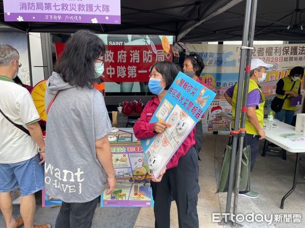 ▲台南市義消婦女中隊副分隊長吳蓓慈，榮獲內政部消防署2023年全國防火宣導志工菁英。（圖／記者林東良翻攝，下同）