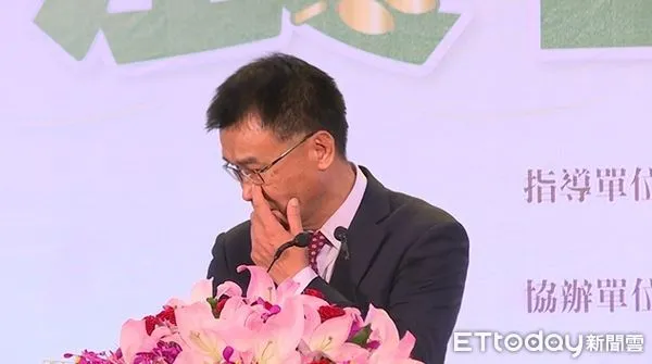 ▲▼農業部長陳吉仲卸任前最後一次致詞，數度哽咽，最後落淚。（圖／記者宋良義攝）