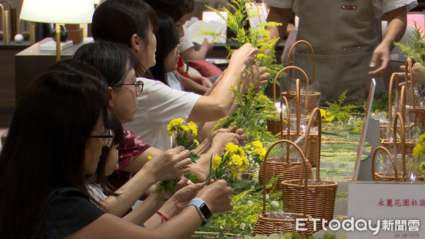 ▲▼「鉅陞永麗花園」喜迎屋主入住　交屋派對住戶們同慶中秋。（圖／記者謝盛帆攝）