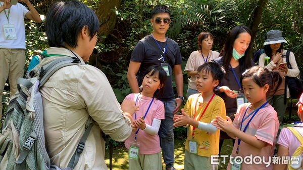 ▲▼雲豹能源「生態夏令營」扎根綠能教育小朋友體驗安裝太陽能板。（圖／記者劉亮亨攝）