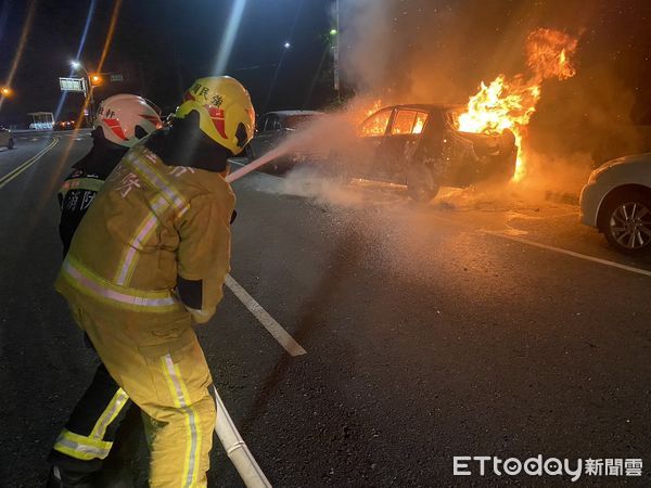 ▲▼基隆燒炭火燒車  。（圖／記者郭世賢攝）