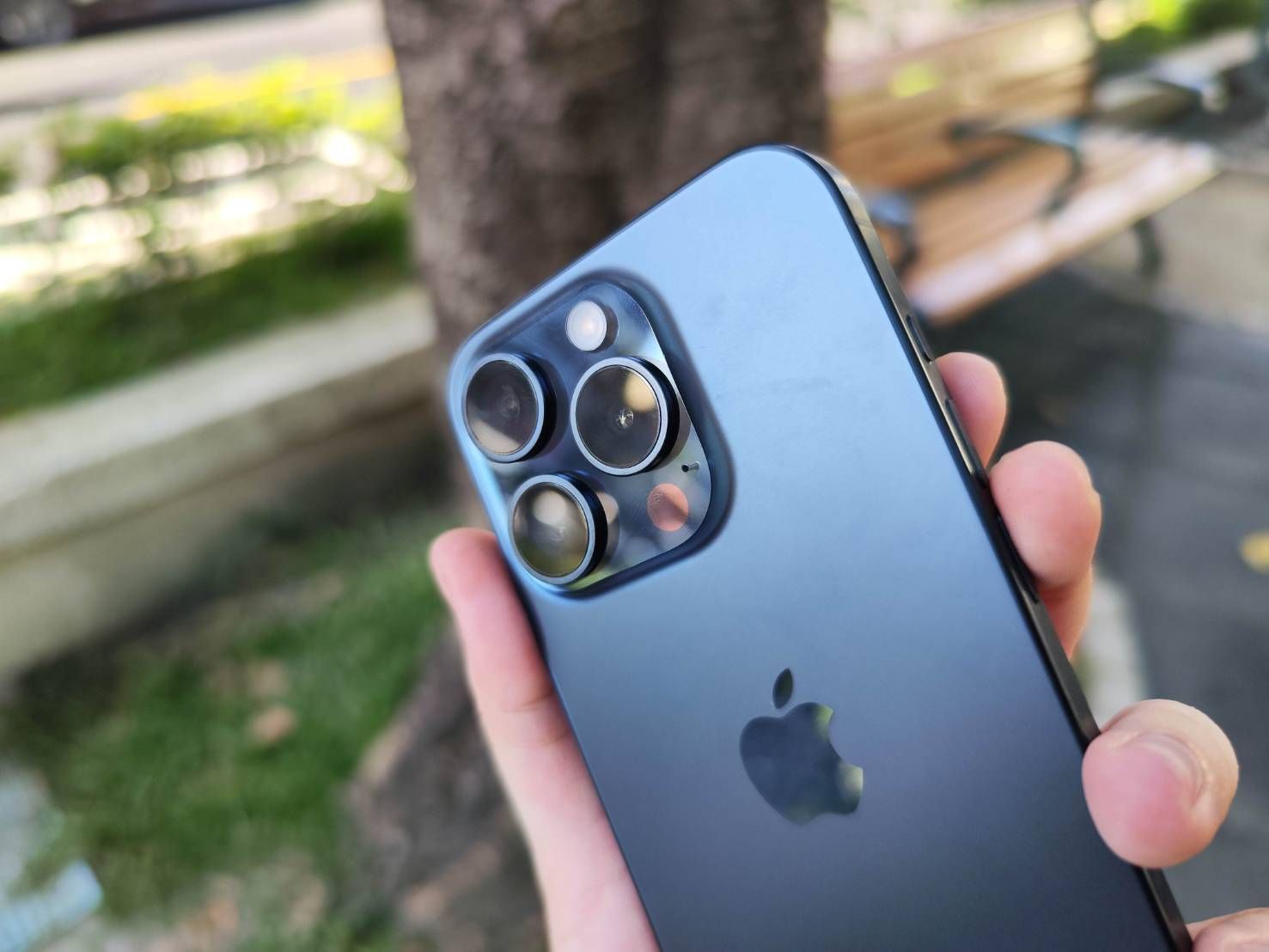 ▲iPhone 15 Pro。（圖／記者陳俐穎攝）