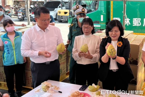 ▲台塑企業今年再次購買4.8萬台斤，由轄下台亞及福懋全國約184間直營加油站發送加油消費者。（圖／記者蔡佩旻翻攝）