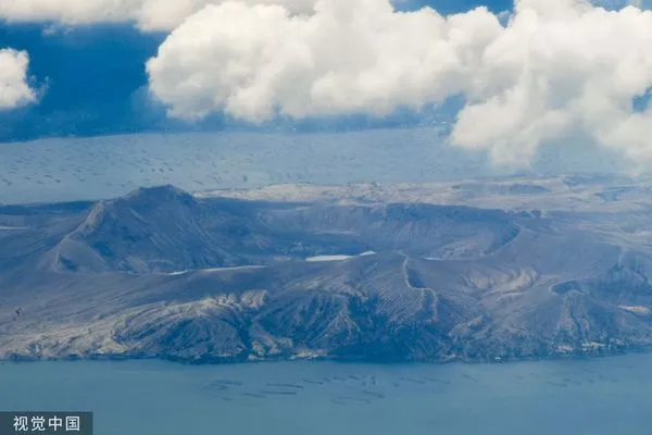 ▲▼菲律賓首都馬尼拉附近的塔爾火山（Taal Volcano）。（示意圖／CFP）