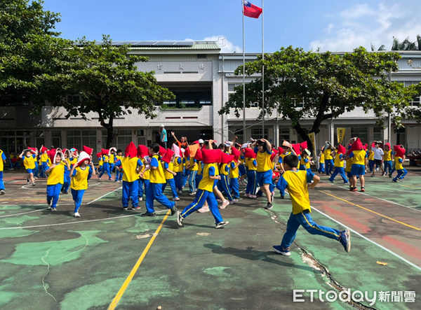 ▲台南市消防局第二大隊為強化學校對災害防救議題的關注，特與玉井國小一起舉辦防災演練。（圖／記者林東良翻攝，下同）