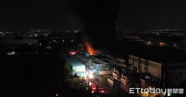 ▲▼屏東科技園區高爾夫球工廠起火爆炸。（圖／民眾提供）