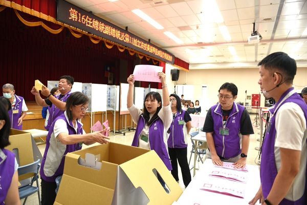▲▼台北市選委會辦理模擬投票演練。（圖／台北市選舉委員會提供）
