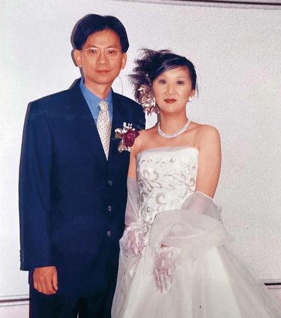 諸慶恩（左）與妻子是大學班對，諸妻將站上法庭為亡夫討回遲到20年的無罪確定判決。（讀者提供）