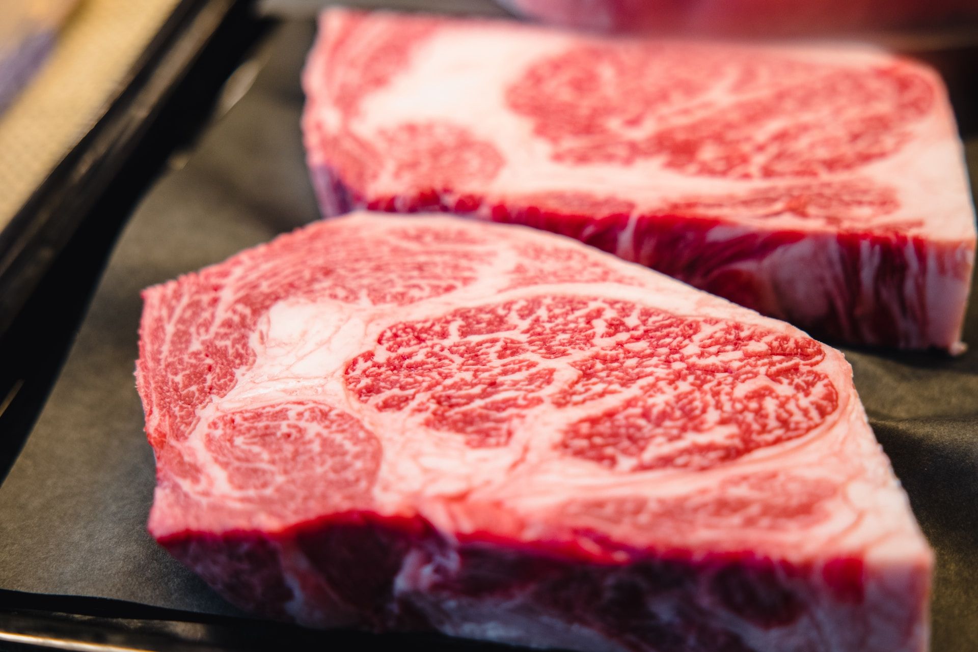 ▲▼營養師教你「一招辨別」天然肉還是注脂肉？             。（圖／Unsplash）