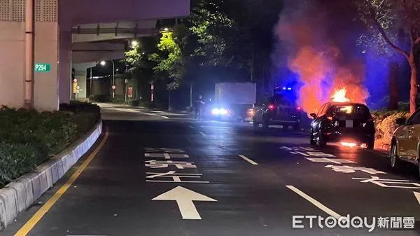 ▲▼板橋嚴重車禍！貨車「4連撞」瞬間火燒車3人送醫。（圖／記者陳以昇翻攝）