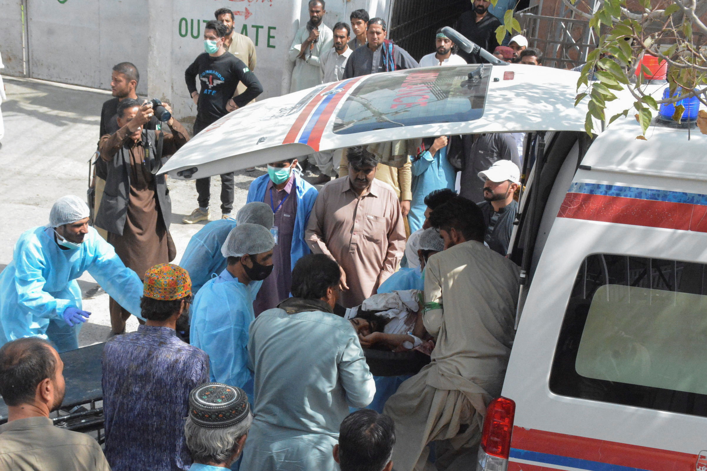▲巴基斯坦2清真寺自殺炸彈攻擊 至少57死60傷。（圖／路透社）