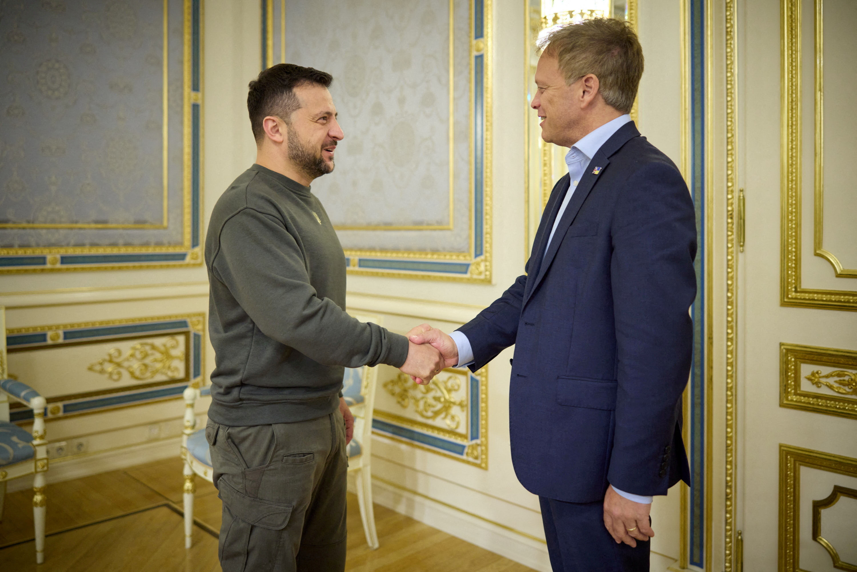 ▲▼ 英國新任國防大臣夏普斯（Grant Shapps）出訪基輔，會晤烏克蘭總統澤倫斯基。（圖／路透）