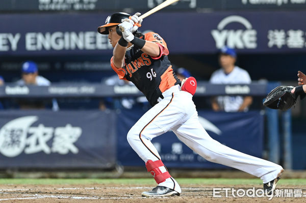 白浪鯨社區棒球迎新教練 前統一獅楊竣翔加入基層訓練