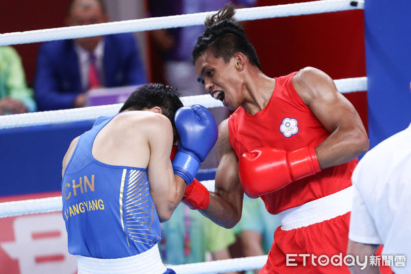 ▲亞運男子拳擊賴主恩晉級四強。（圖／記者林敬旻攝）