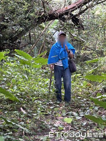 ▲1名80歲林姓男子，10月1日晚上報案指稱在台南白河區碧雲寺香路古道迷路，台南市消防局出動第一大隊所屬前往搜救，終於在3日上午尋獲林男。（圖／民眾提供，下同）