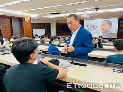 侯友宜直面年輕人!承諾最低薪資33K 減輕課稅壓力、建構永續環境