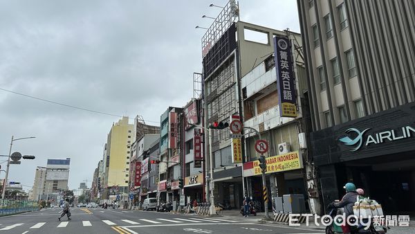 ▲▼高雄,信義房屋,高雄車站,住商不動產,站前商圈, 店面,小東南亞,租金             。（圖／記者張雅雲攝）