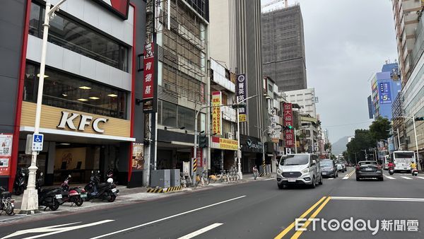 ▲▼高雄,信義房屋,高雄車站,住商不動產,站前商圈, 店面,小東南亞,租金             。（圖／記者張雅雲攝）