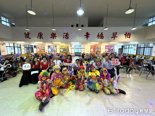 ▲▼東森慈善基金會新北市翠柏新村養老院捐贈活動            。（圖／記者徐文彬攝）