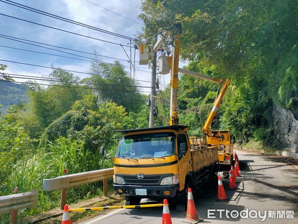 ▲▼「小犬」讓新竹逾萬用戶曾停電　台電力拚今夜全數復電。（圖／台電新竹區處提供）