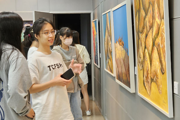 ▲曹松清「島嶼微光」畫展